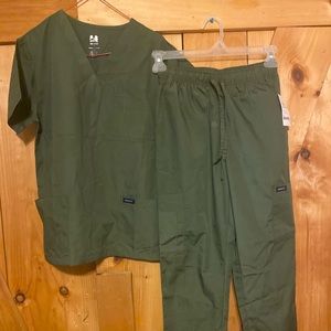 Set of XS OLIVE GREEN SCRUBS